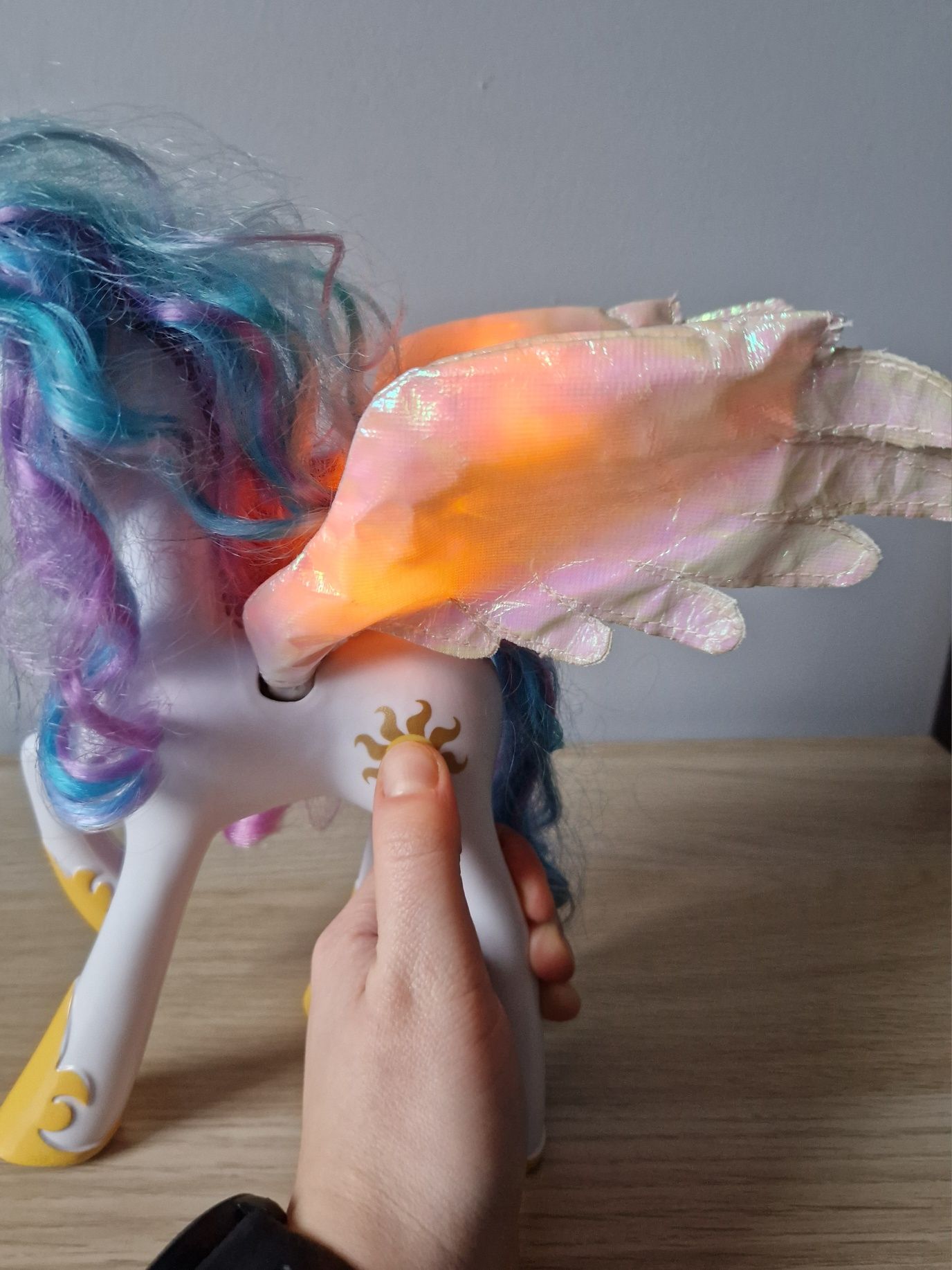 My Little Pony zabawka świecąca ruchome skrzydła mówiąca Celestia