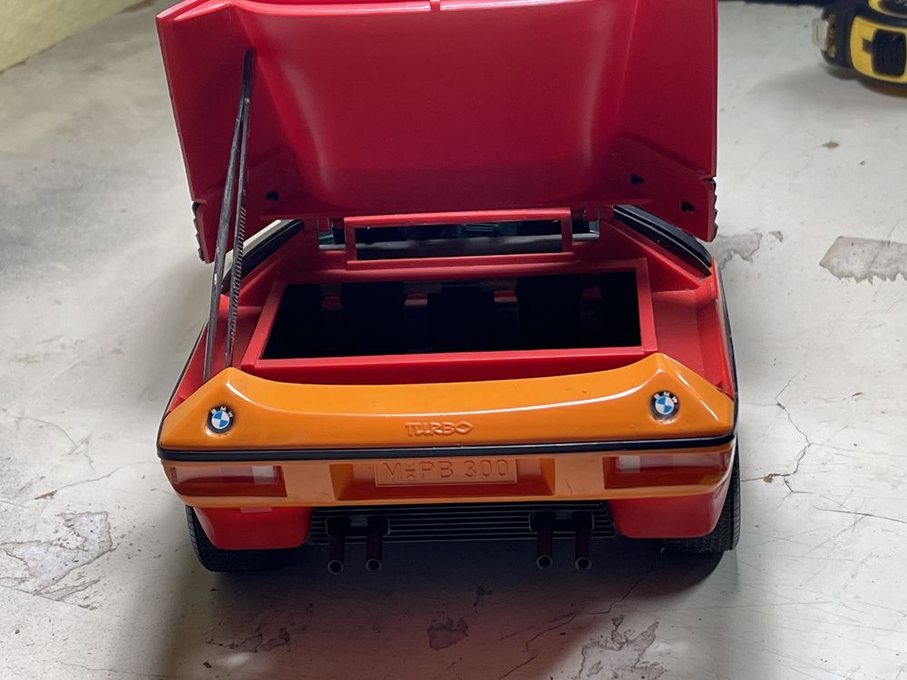 BMW Turbo vermelho