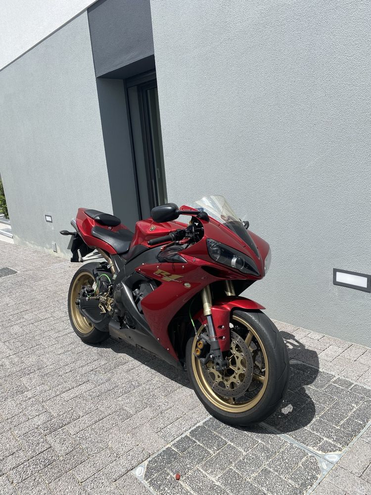 Yamaha R1 (2004)