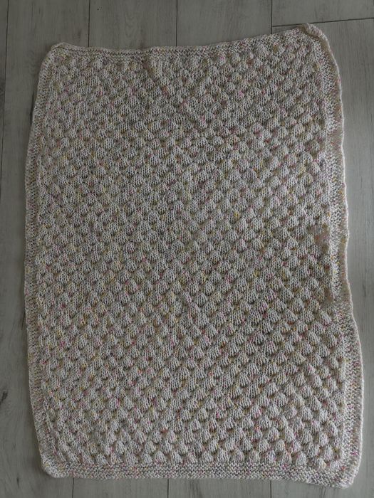 Ręcznie robiony kocyk dla dziewczynki