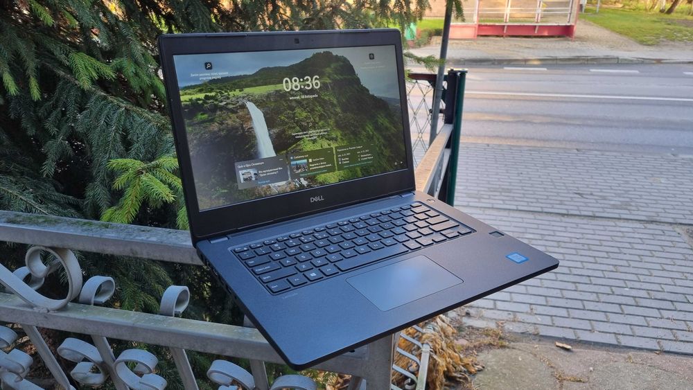 DELL Latitude 3480 14" i5-7200U 8GB 256GB SSD Radeon R5 Windows 11