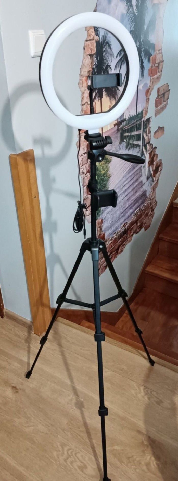 lampa pierścieniowa LED ze stojakiem i uchwytami doMakijażu transmisji