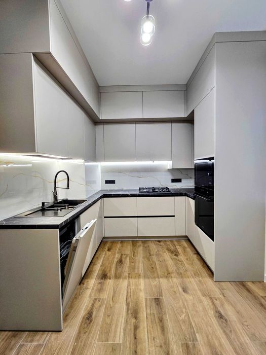 Здам 2-Х кімнатну в ЦЕНТРІ міста вул. Дюссельдорфська (Першотравнева)