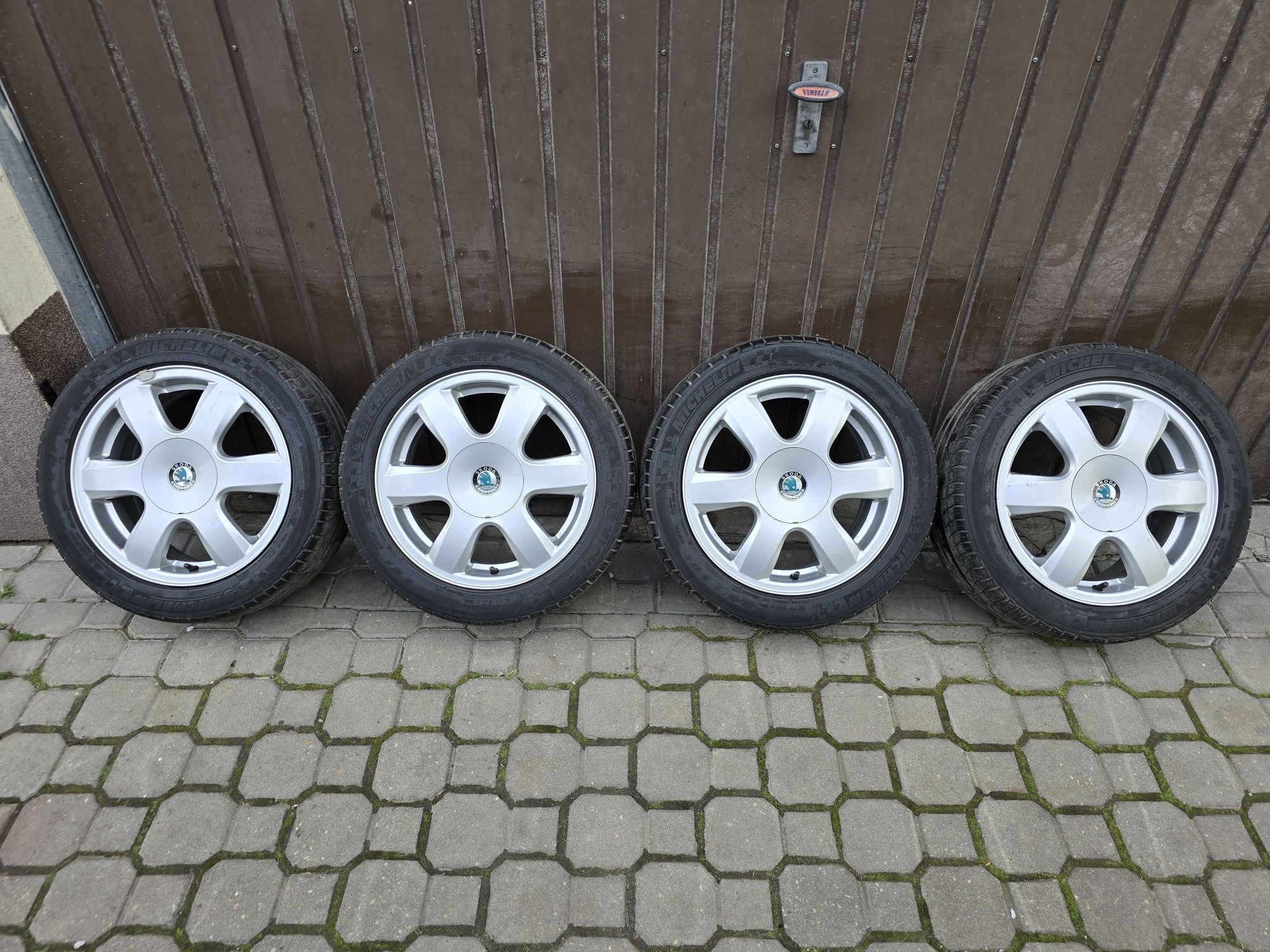 Felgi z oponami 195/50R15 Skoda Fabia 5x100 Ibiza Polo Octavia 15"