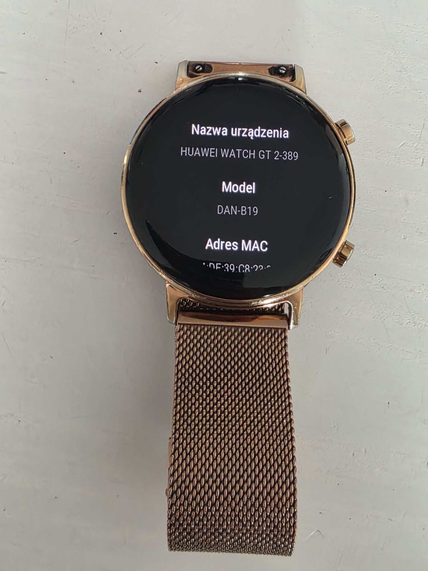 Smartwatch Huawei GT 2 42mm złoty.