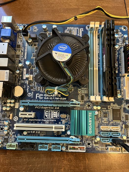 Gigabyte q77m-d2h