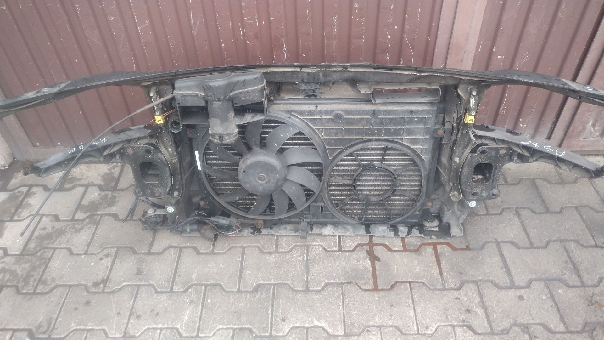 ) Audi A3 8P pas przedni wzmocnienie belka zderzaka