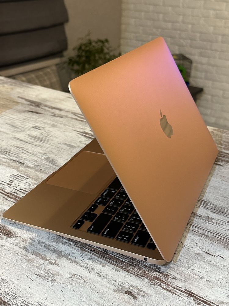 Macbook air 2020 I3 8/256