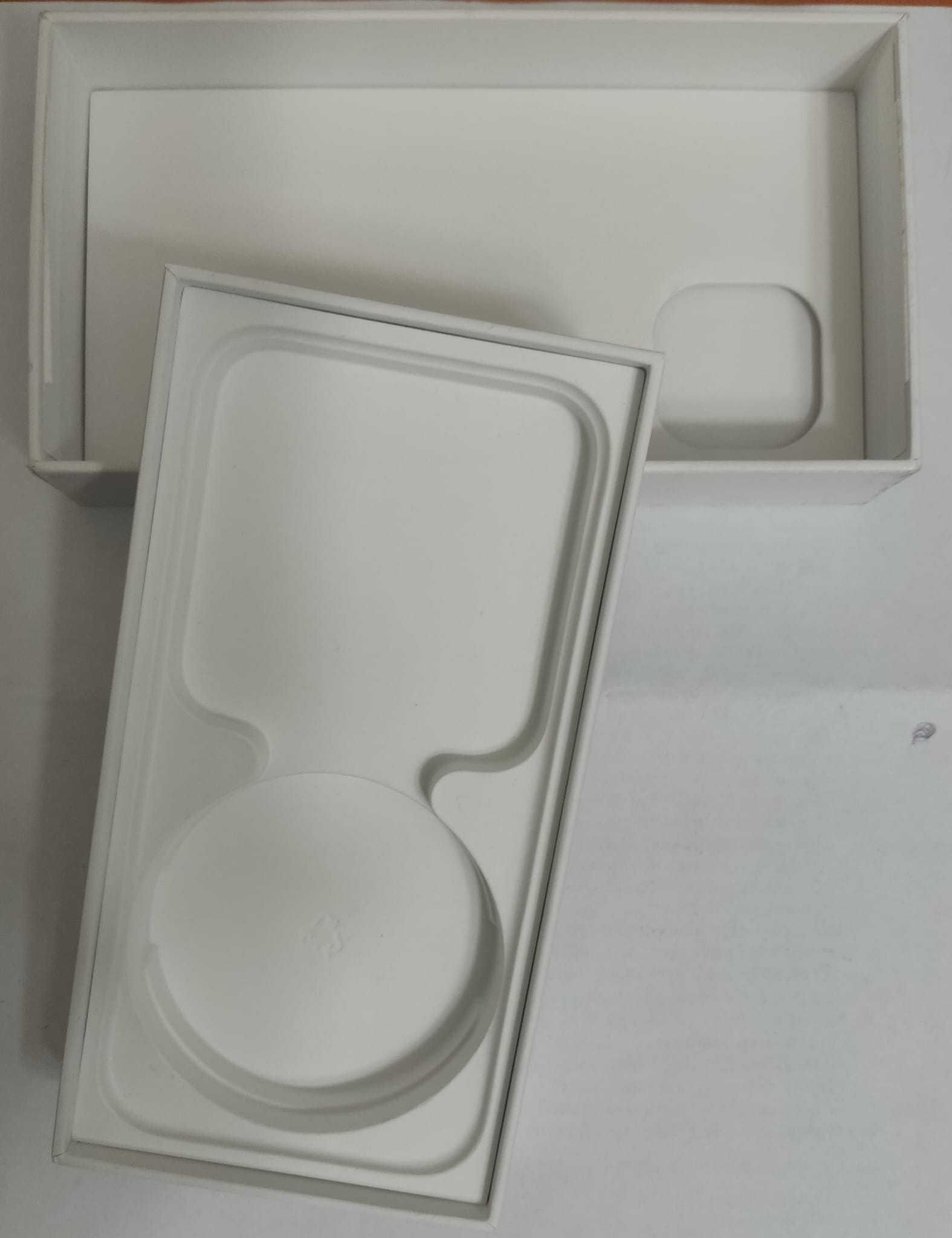Caixa de iPhone 15