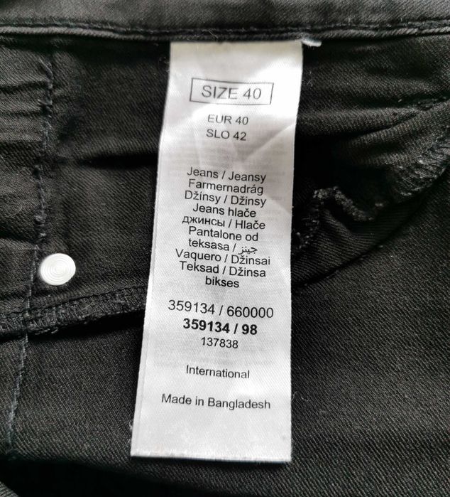 Czarne spodnie jeans z lampasami L 40