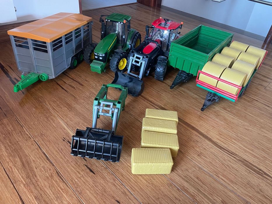 Zabawki BRUDER traktor, przyczepa