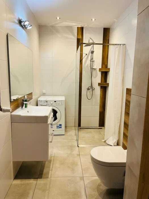 НОВИЙ ХОСТЕЛ! Койко-місце метро Житомирська Власниця