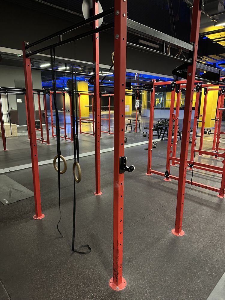 Klatka crossfit konstrukcja funkcjonalna siłownia