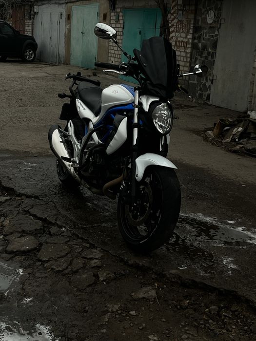suzuki gladious 650