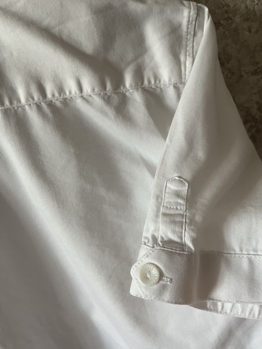 Рубашка короткий рукав, белого цвета, размер L, состояние отличное.