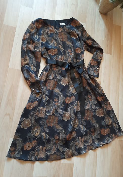 Elegancka sukienka Koktajlowa z wiskozy