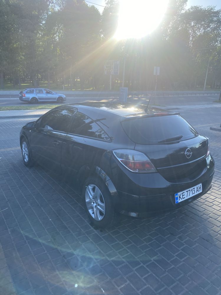 Opel astra h gts