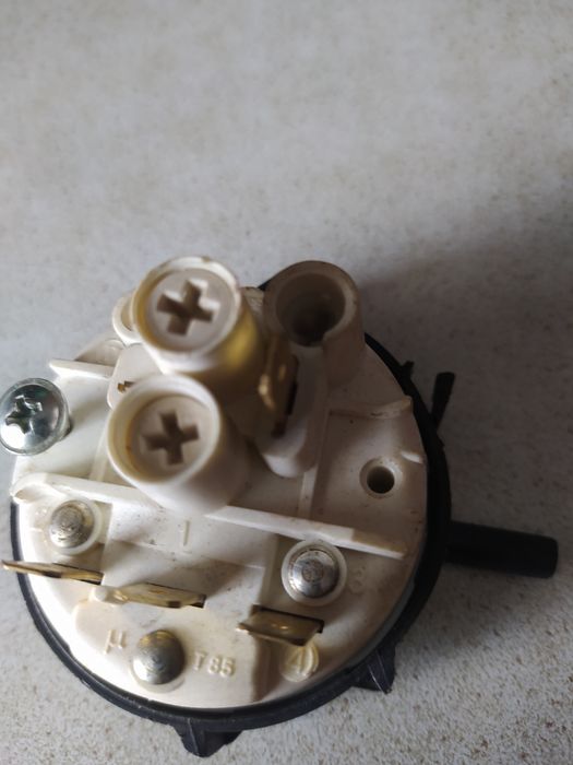 Пресостат до пральної машини.