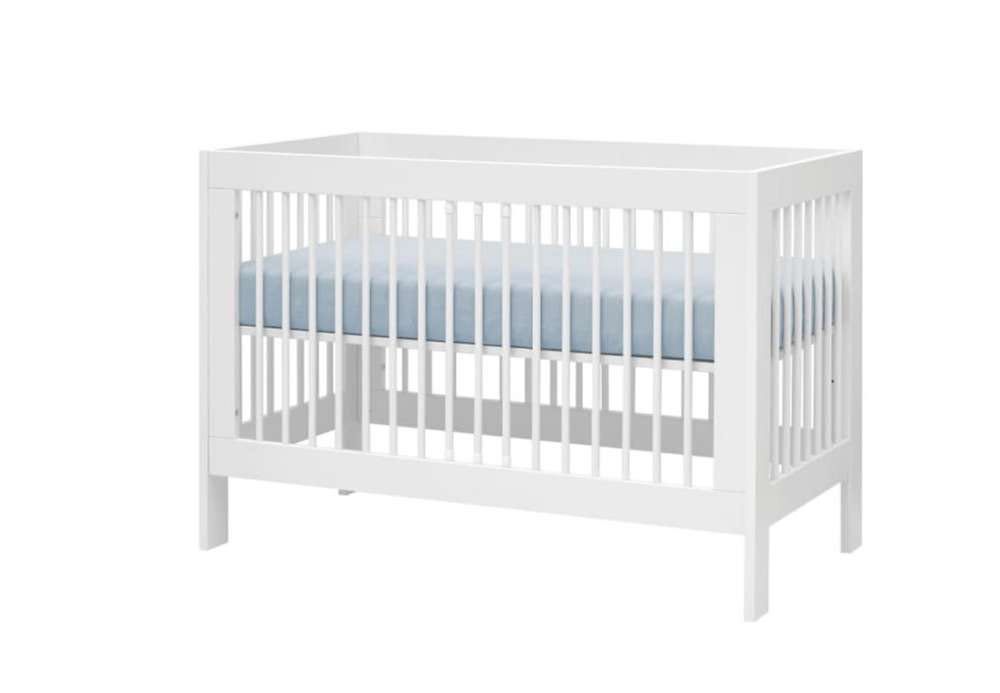 Dziecięce łóżeczko 120x60 Pinio Basic oraz materacem kokosowym