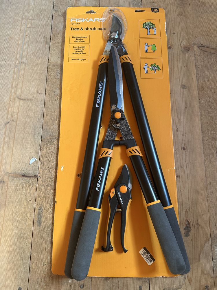 Fiskars 3pc Набір для догляду з а деревами та кущами