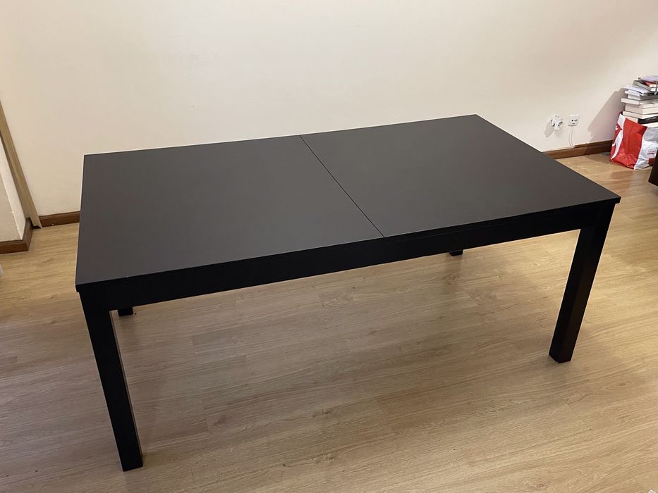 Mesa ikea 95x175 extensivel até 2,60 preta + 6 cadeiras