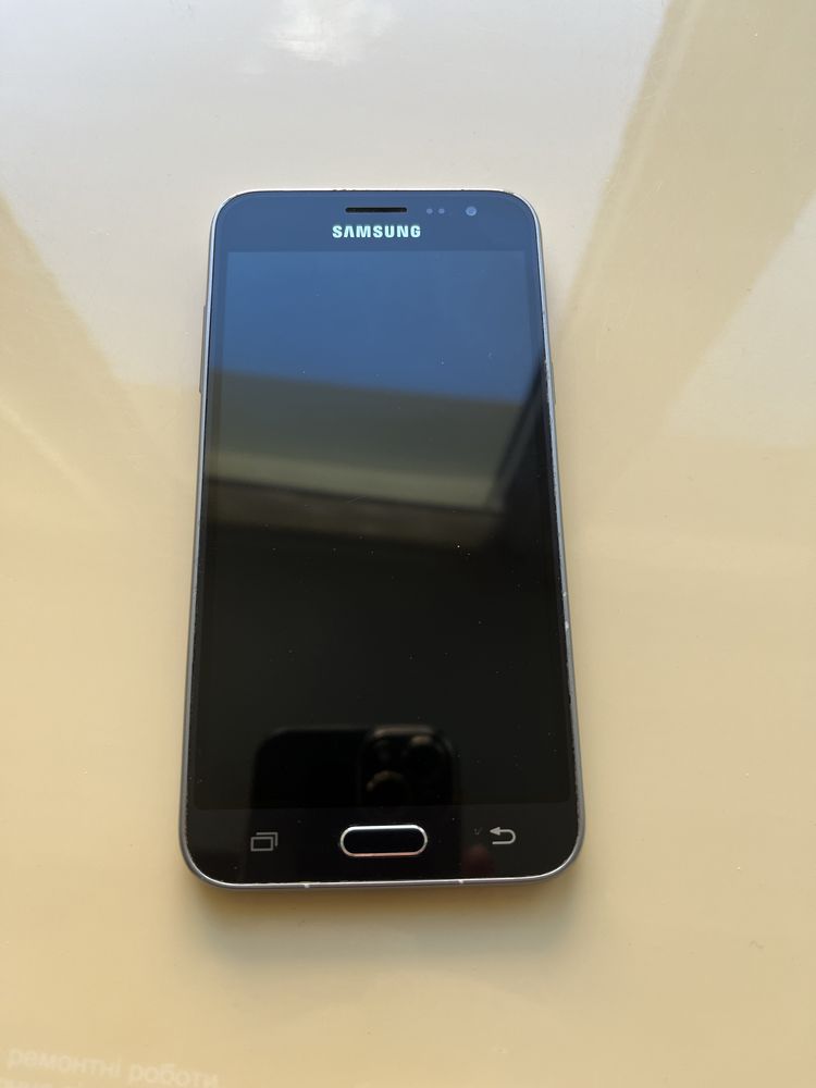 Смартфон Samsung J3 (SM-J320FN) + чохол