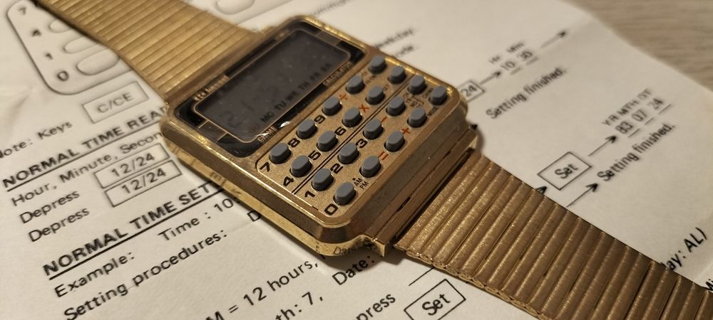 Zegarek Kessel z kalkulatorem.