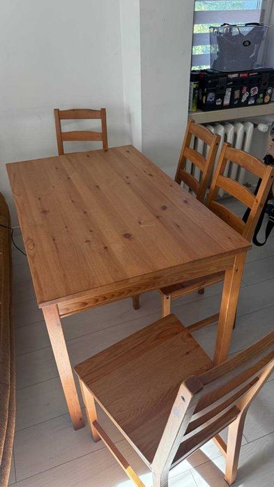 Stół i krzesła z ikea