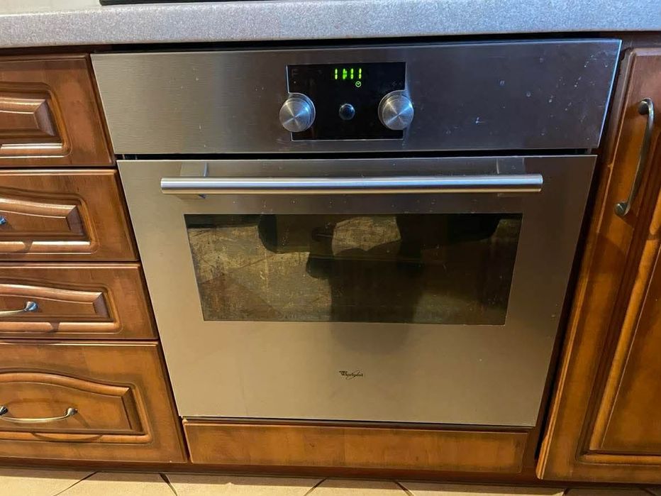 Meble kuchenne ze sprzętem AGD (bez lodówki) – komplet do sprzedaży