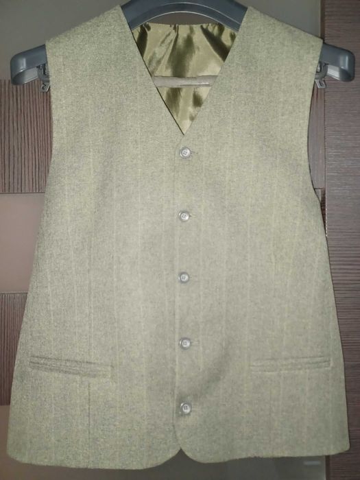 Garnitur męski trzyczęściowy