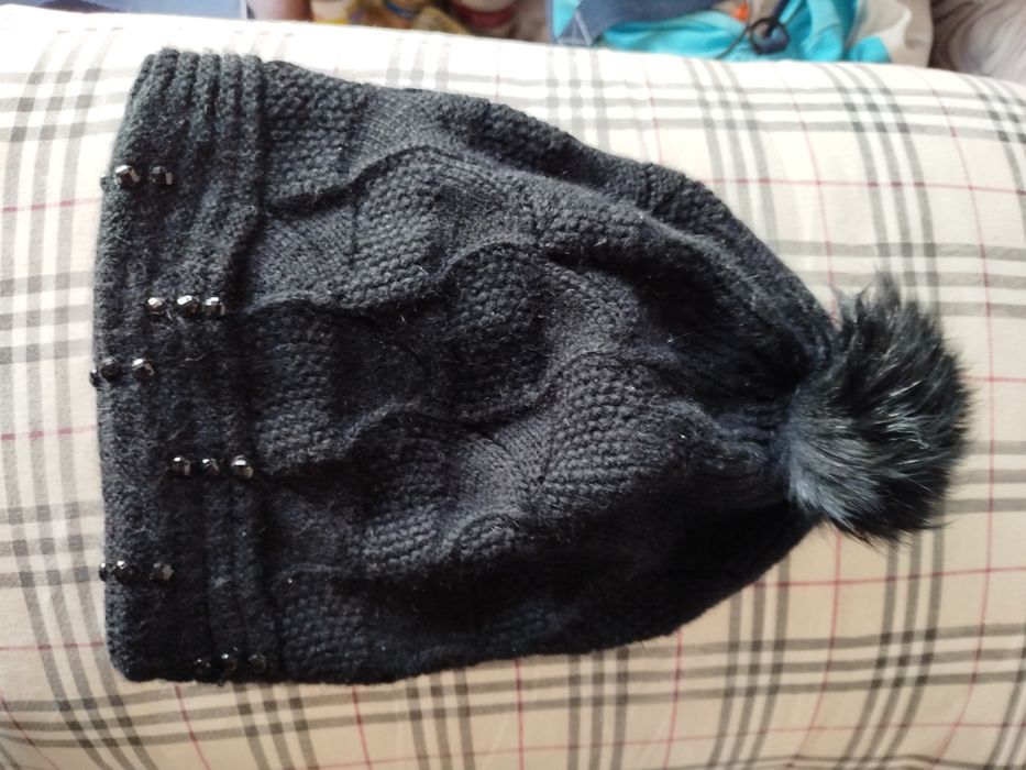 Женская шапка с шарфом