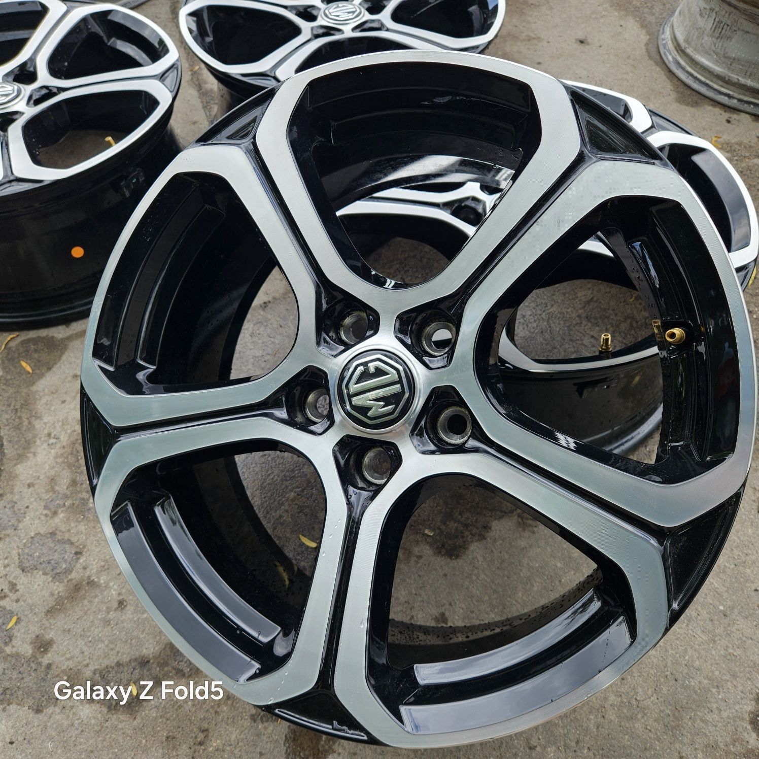 Nowe Alufelgi 17 MG HS MG EHS ET38 5x112 TPMS Oryginalne