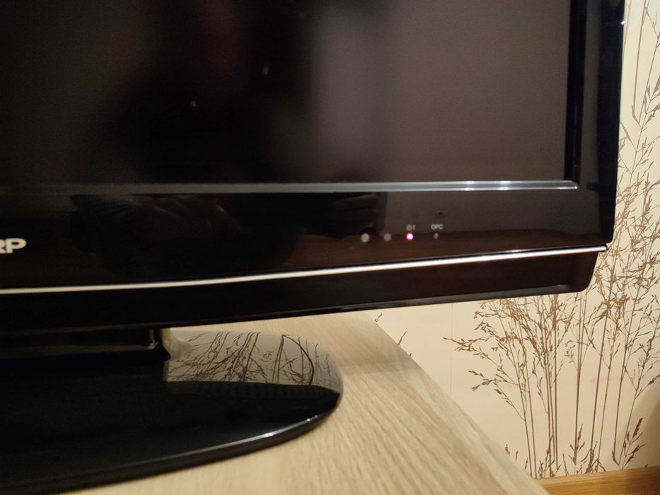 Телевізор 32" Sharp Aquos LC-32RD8E-BK