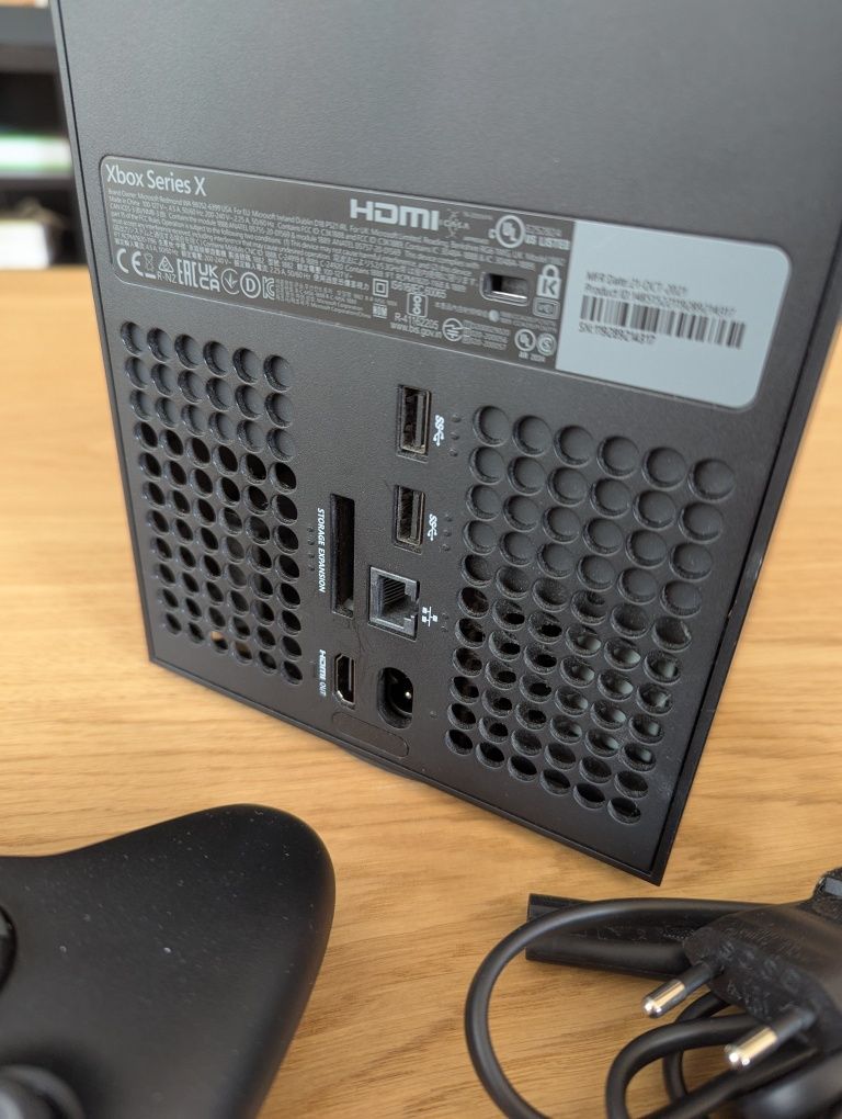 Konsola Xbox Series X + Akcesoria