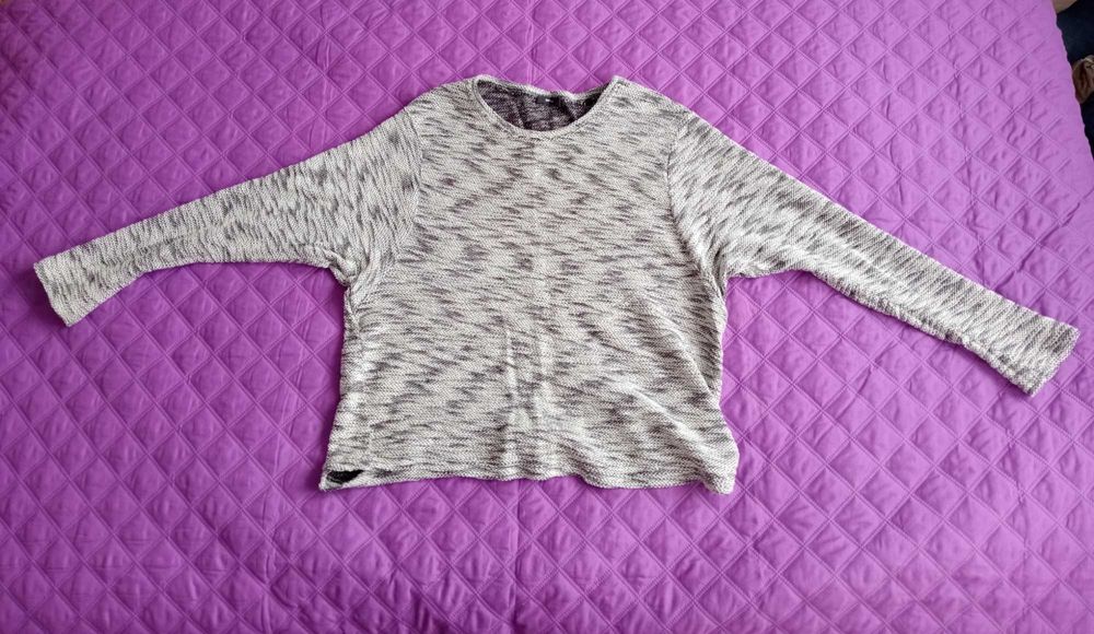 r.40 luźny sweterek