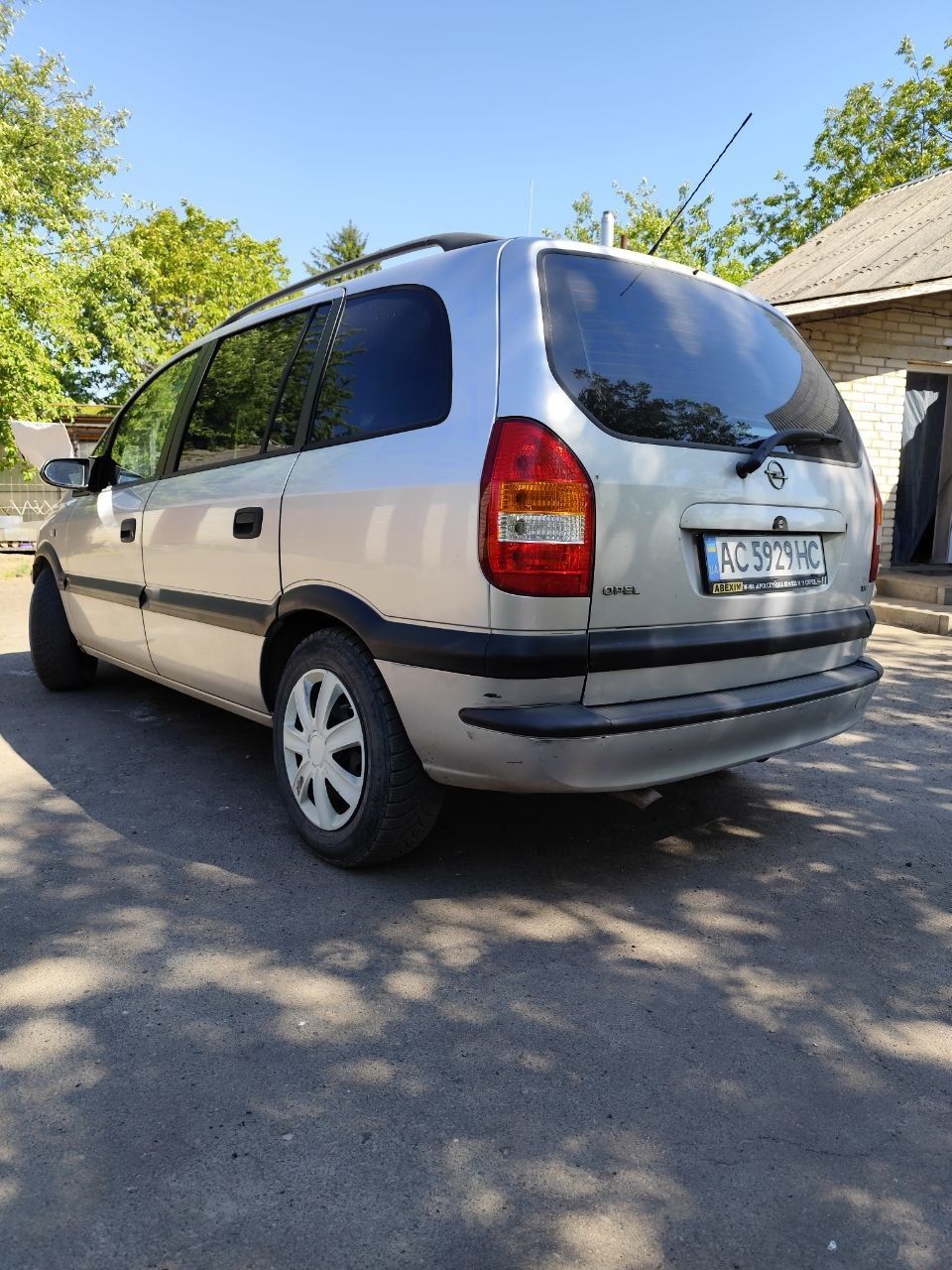 Продам автомобіль Opel Zafira 2002