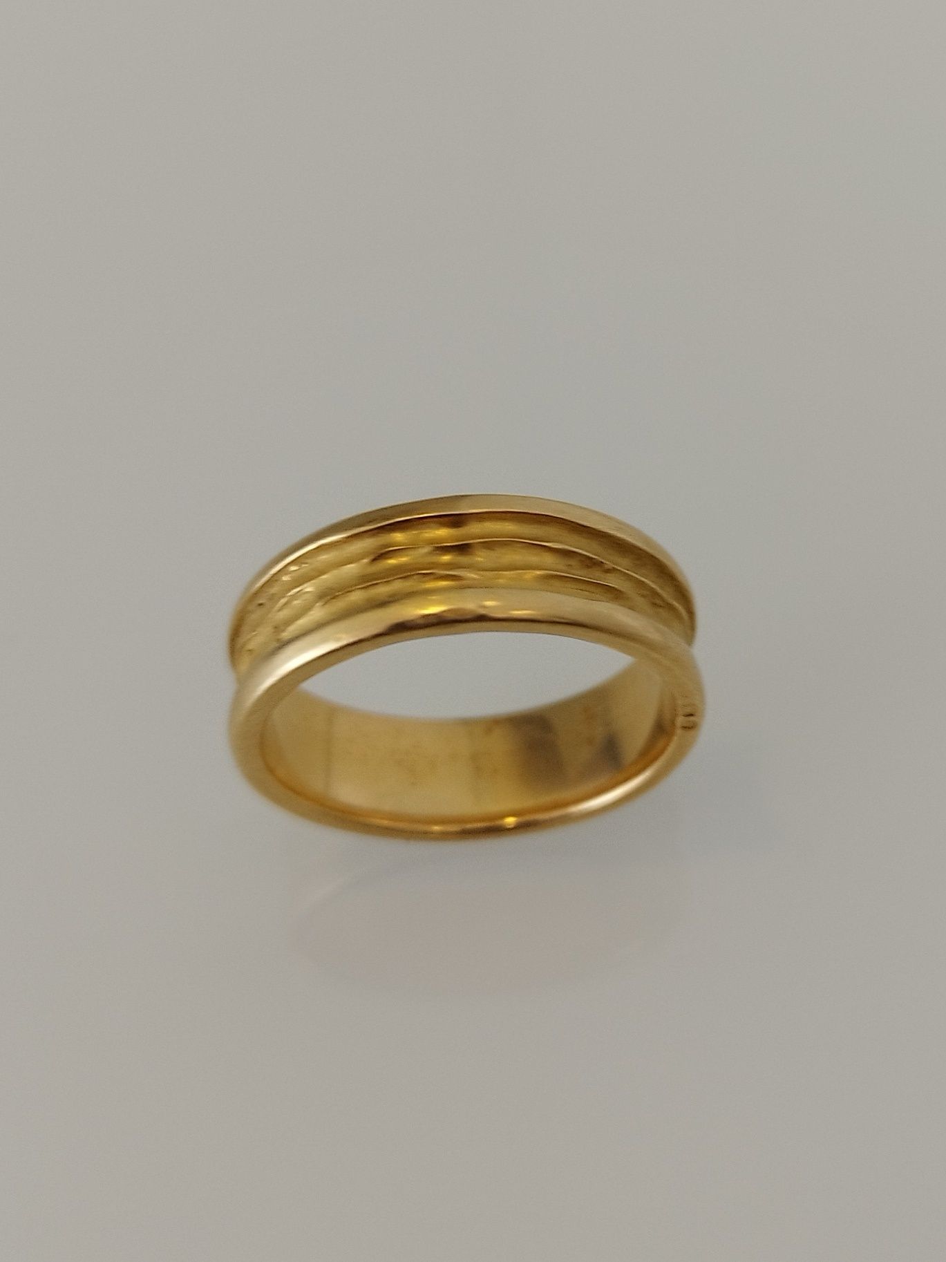 Anel em ouro de 19,2kt