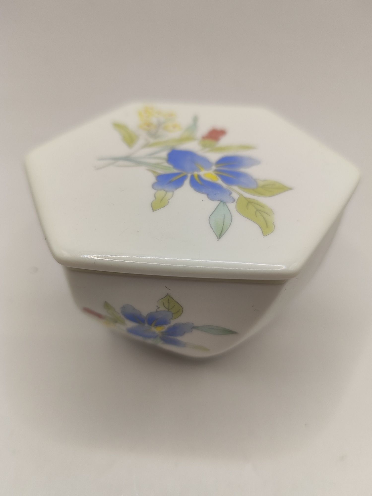 Puzdro puzderko szkatułka pojemnik porcelana Royal Bone China Poole