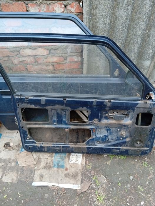 Продам двери на таврию