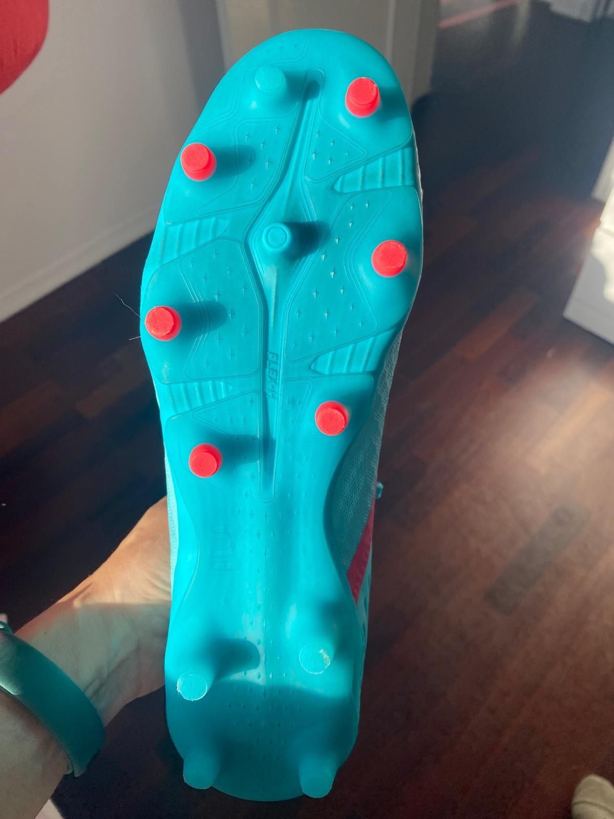 *Chuteiras de futebol Viralto III 3D Airmesh MG/AG Flamingo - Kipsta*