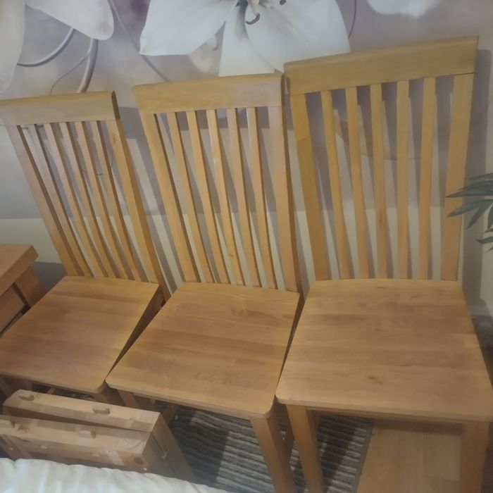 Sześć krzeseł dębowych