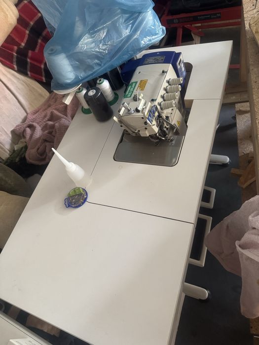 Juki overlock MO6814S