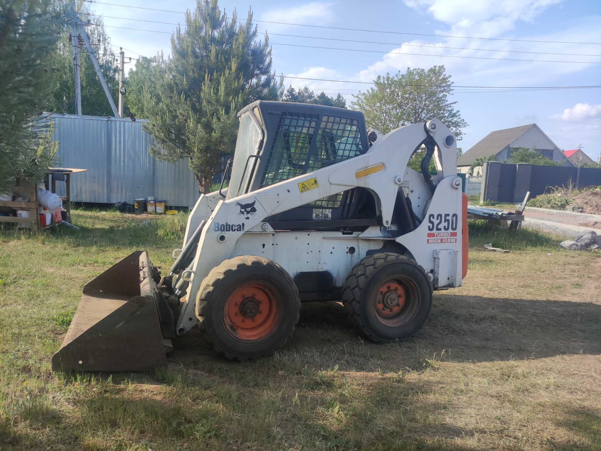 Американский минипогрузчик Bobcat S250