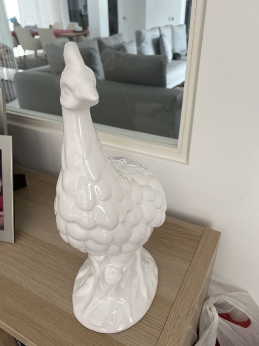 Peça decorativa: galinha de cerâmica