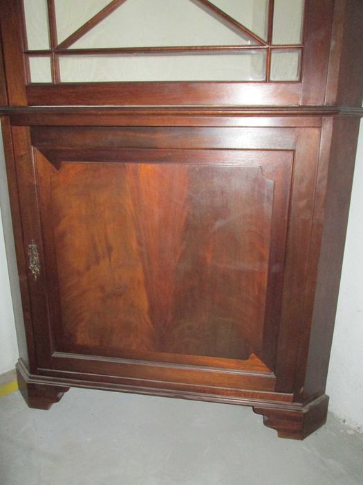 Vitrine, Cantoneira com iluminação