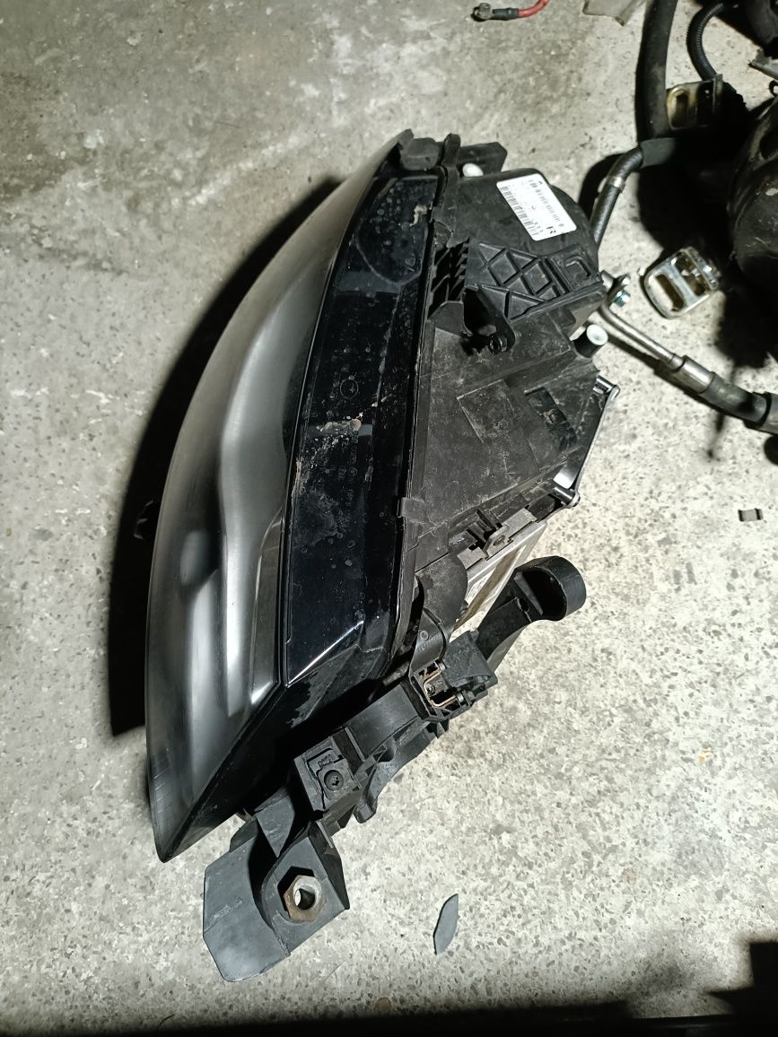 Audi A4 B8 lampa prawa bi Xenon Europa Slizg Lampy