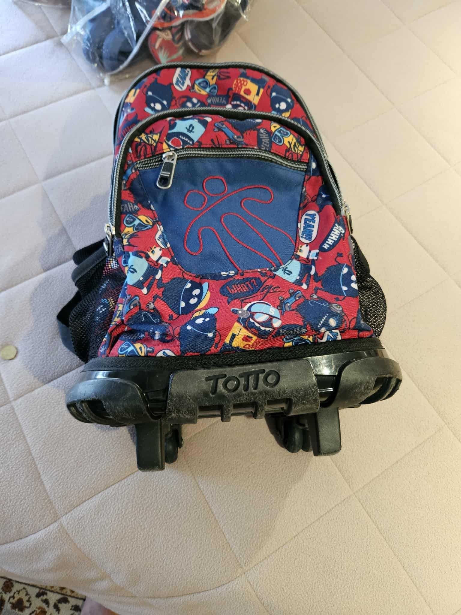 Mochila Totto com rodas