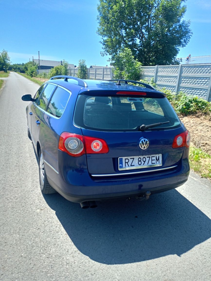 Passat 2.0. skręca jeździ hamuje