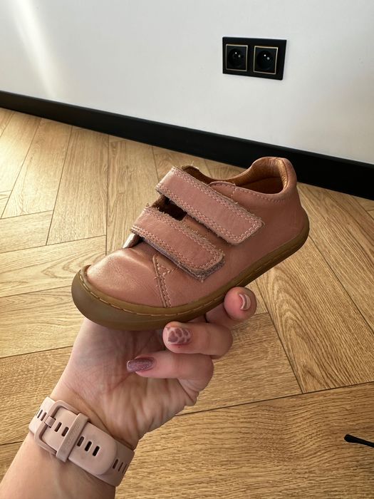 Skórzane półbuty 23