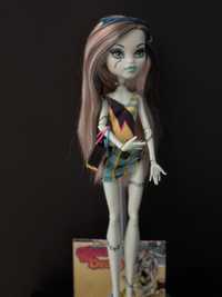 Frankie bloom beach monster high